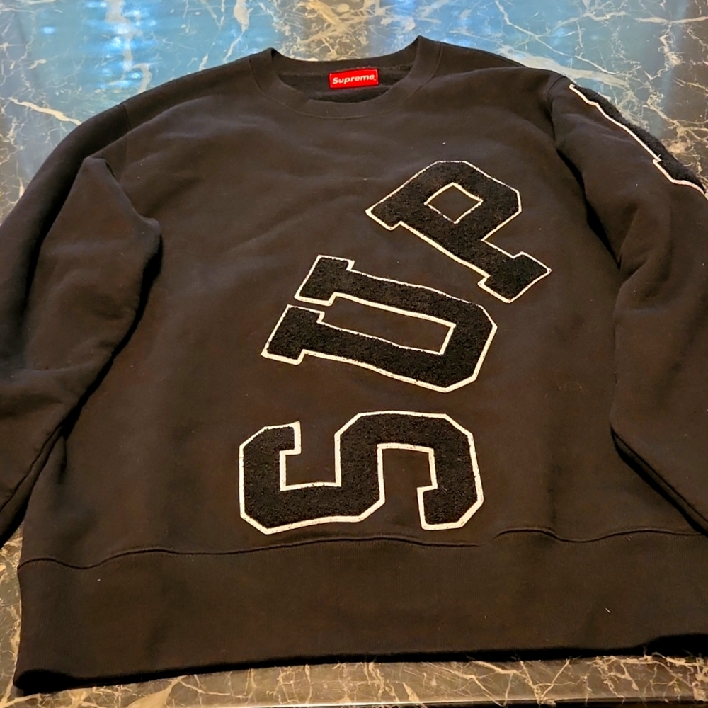 Supreme Crewneck